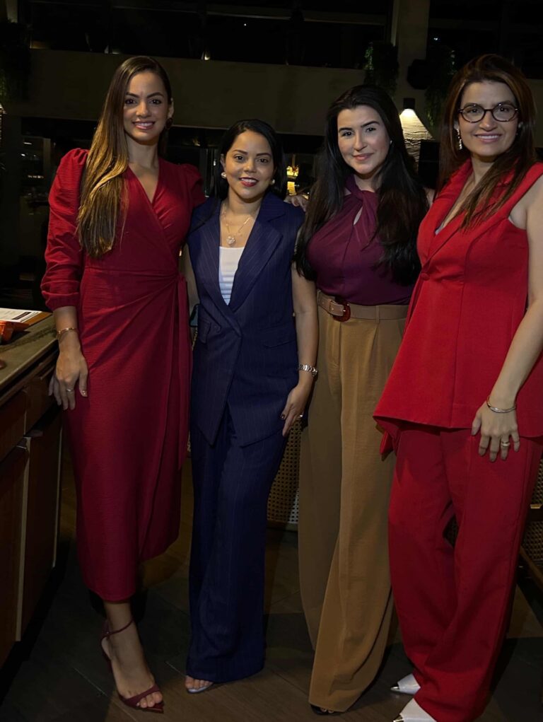 Instagram post from renatacandrade. This post is in position 1.